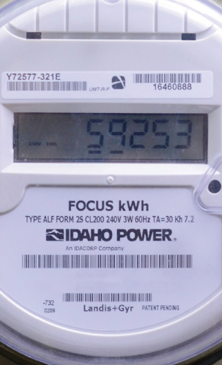 Idaho Power focus meter showing delivering and receiving energy for customer generation and solar panels